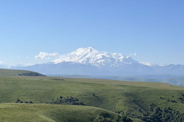 10-utro-s-vidom-na-elbrusE4B725A4-3BB5-C23B-F6F2-1CD283CBC013.jpg