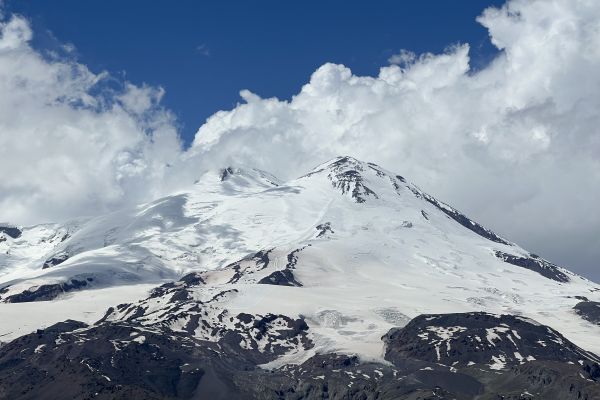 11-yuzhnyj-sklon-elbrusaD2F1A0AF-63B4-01E6-590B-190BD0A2D61F.jpg